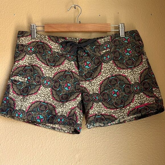 Patagonia Board Shorts Women’s Wavefarer 10 - Picture 1 of 12